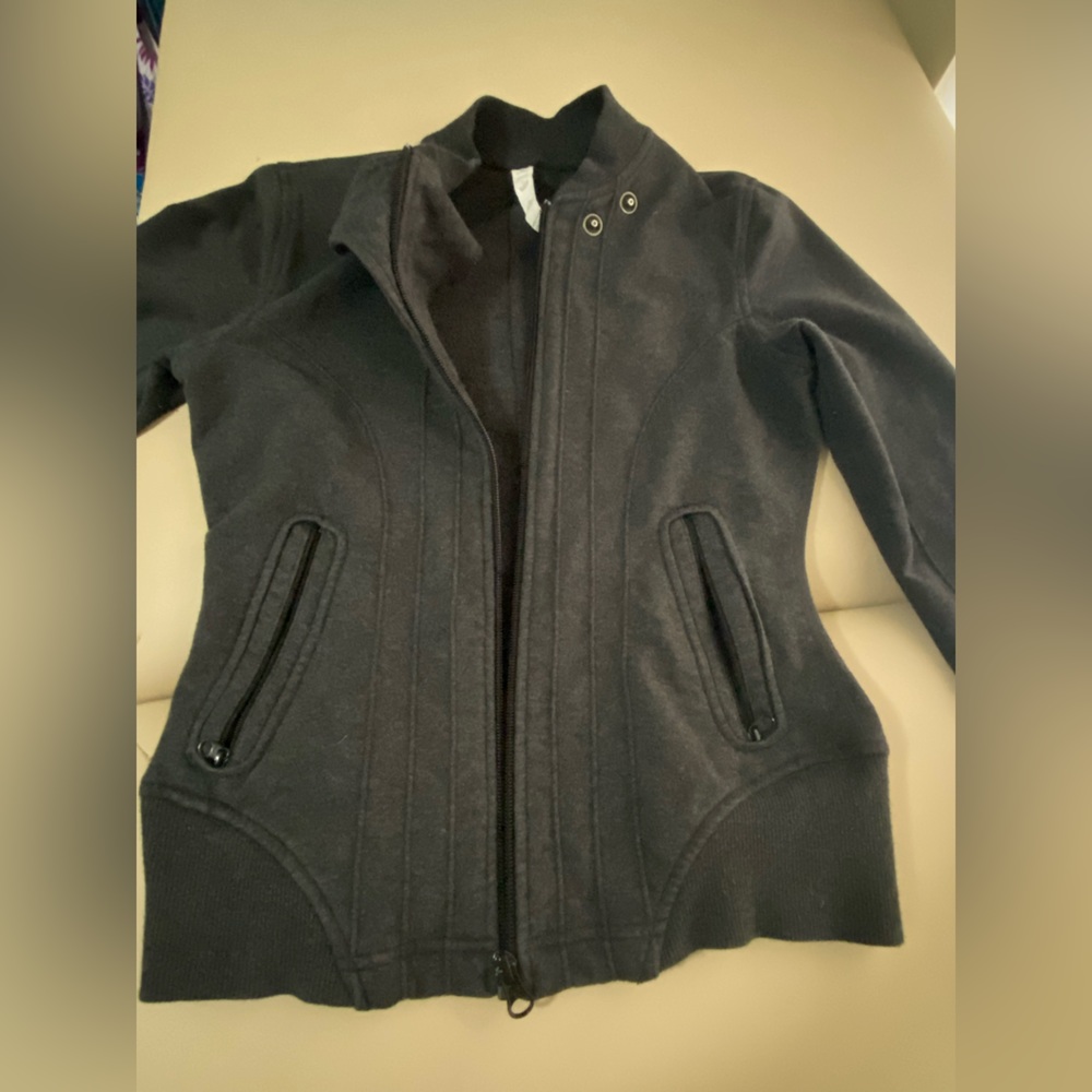 Lululemon jacket - Picture 3 of 8